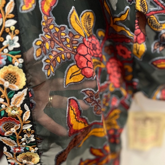 ARATTA Silent Journey French Riviera Embroidered Floral Kimono O/S - Picture 5 of 16